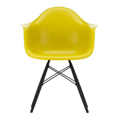Cadeira de Braços Plástica Eames DAW / Base Ácer Preto